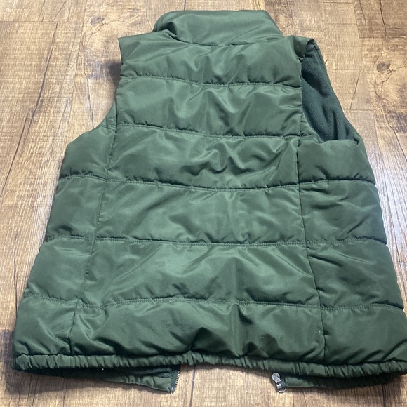 Womens Puffer Vest - Picture 4 of 5